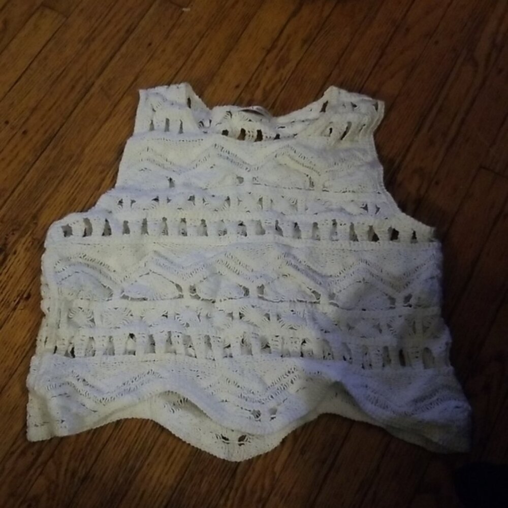 White doily type tank top size small